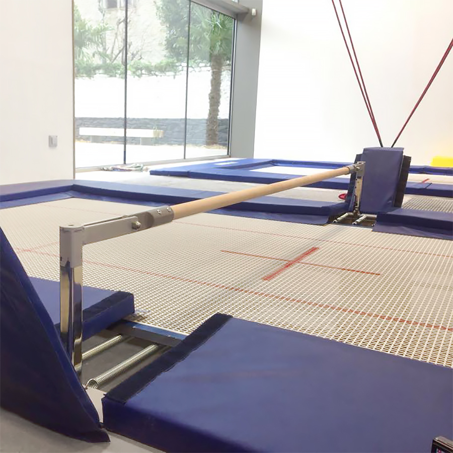 Support de porte-mains pour trampoline en fosse